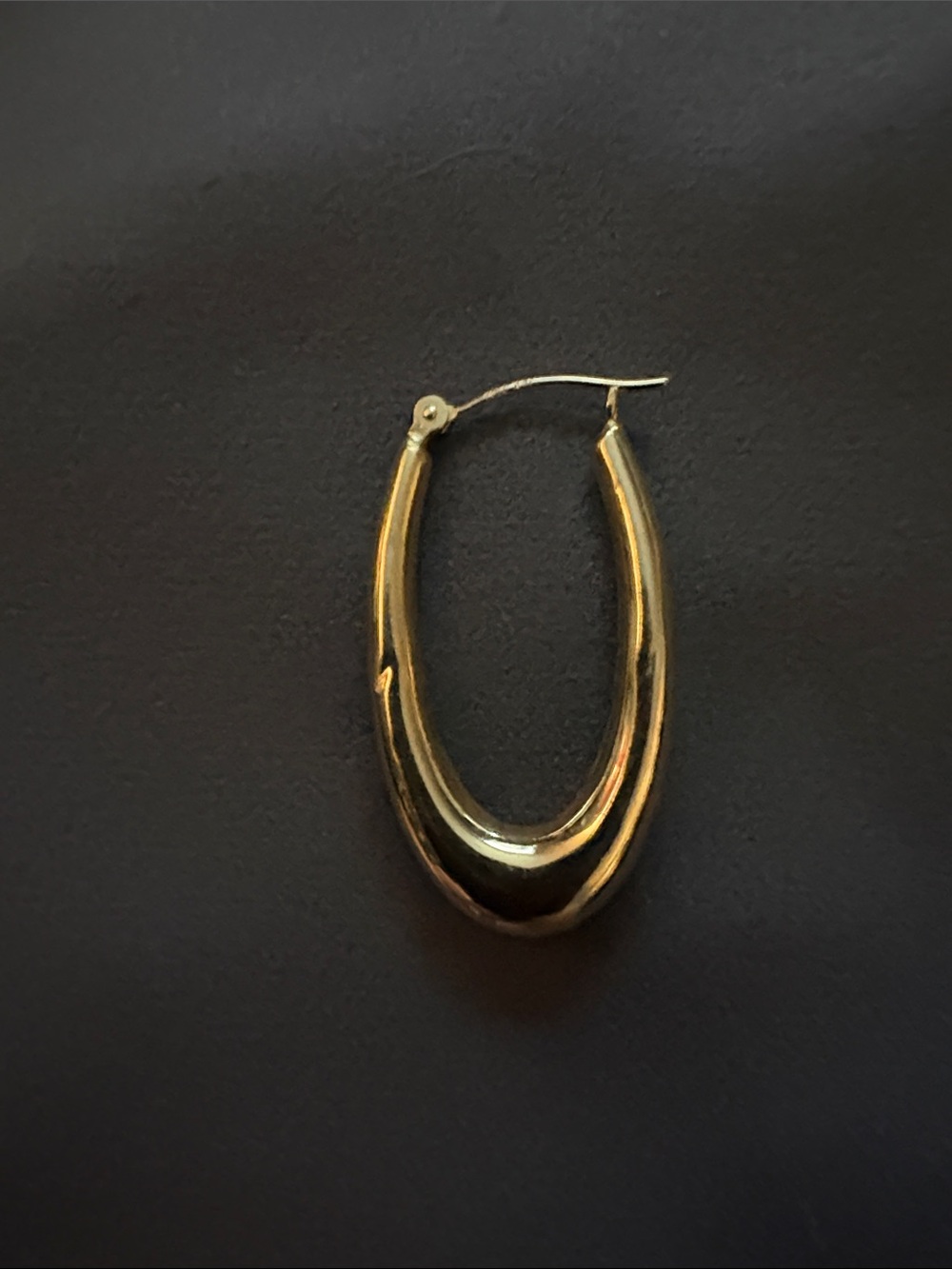 14K yellow Gold Oval Hoop earrings with latch backs. - Picture 5 of 11